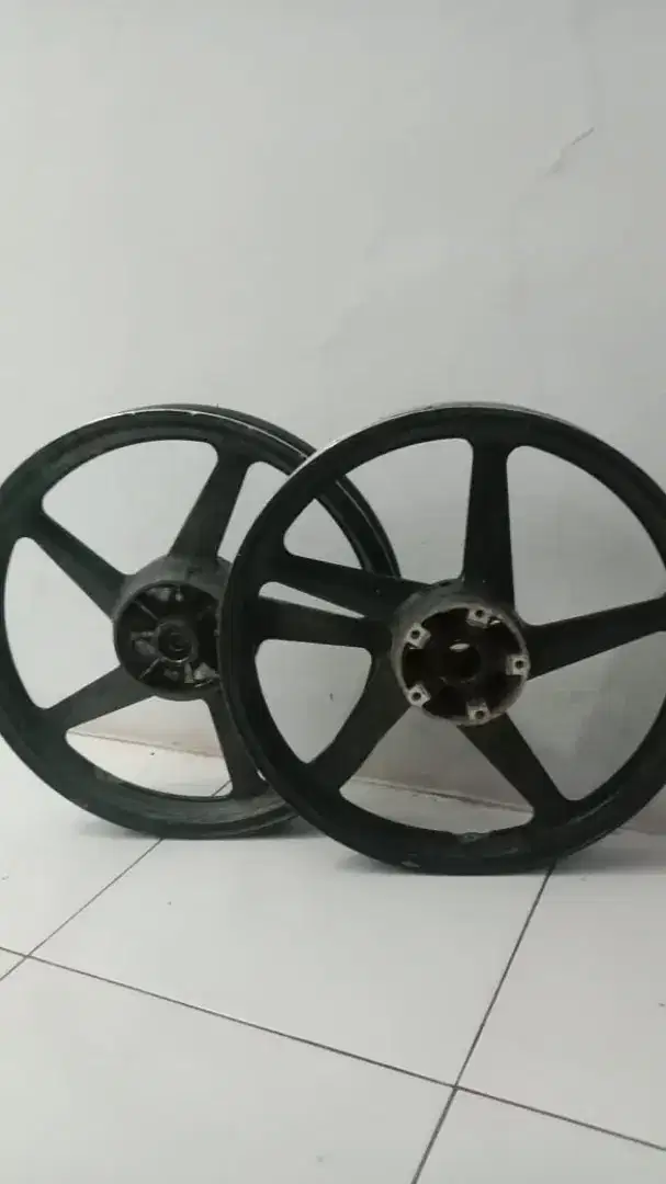 velg vi-ixion old ori || depan belakang