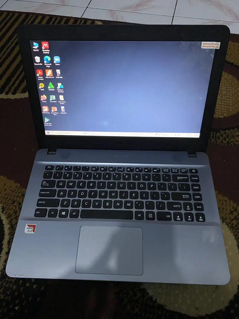 Laptop asus ram 4 windows 10