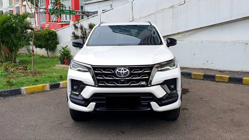 Toyota Fortuner VRZ 2.8 GR Sport Diesel Facelift 2024 Like New Garansi