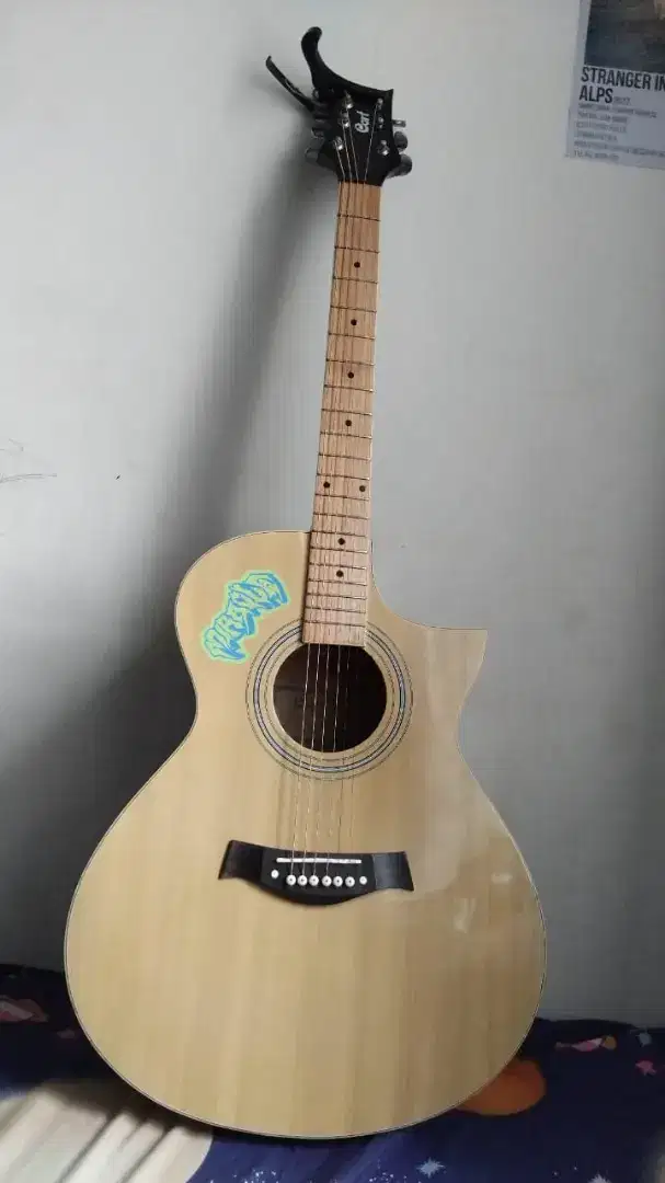 Dijual Gitar Cort pemakaian pribadi