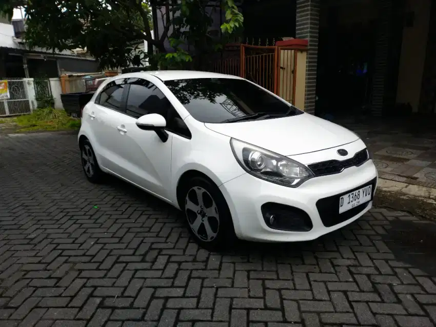 Dijual Kia Rio SE AT mulus