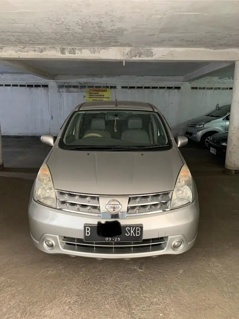 Nissan Grand Livina 1.8 XV AT