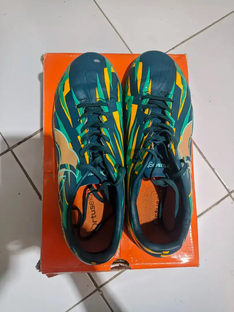 Sepatu Futsal Ortus Eight Volt V2 in