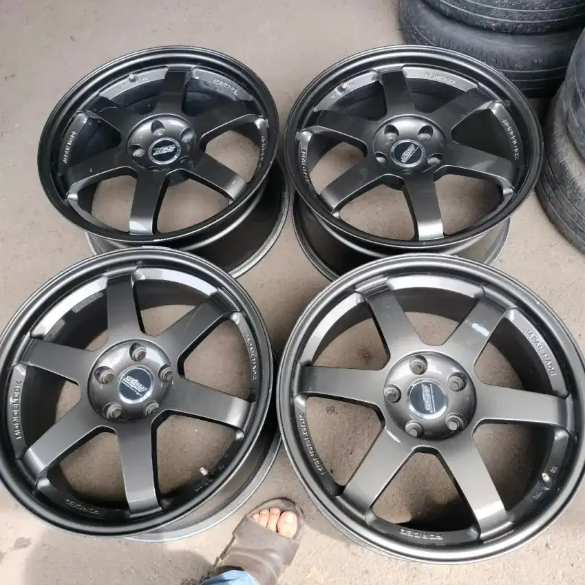 Velg te37 ssw Thailand ring 18x8,5 pcd 5x114,3 ET 42 4pcs