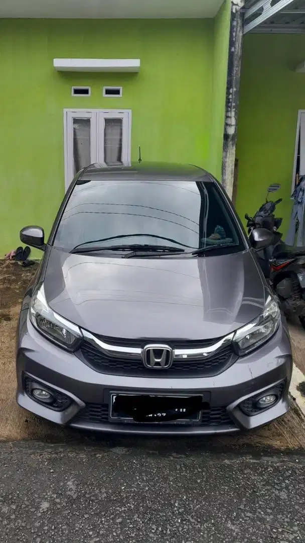 Honda Brio E Satya Abu Abu Tahun 2022