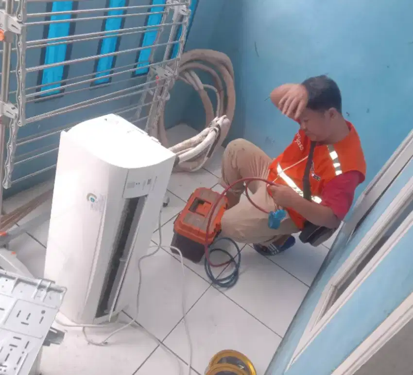 Jasa service AC,service kulkas,mesin cuci,bongkar pasang ac dll.