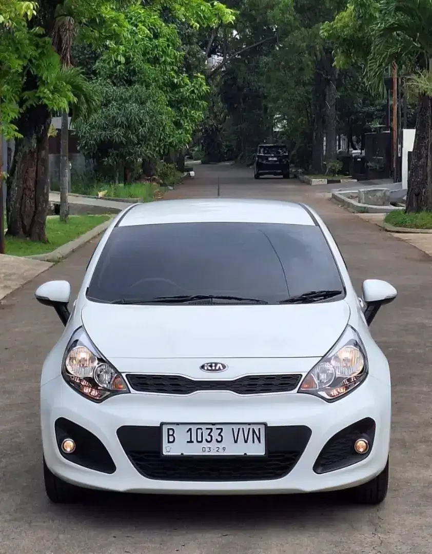 Kia Rio SE Matic Spesial Editions 2014 Km Low 1rb - 99%