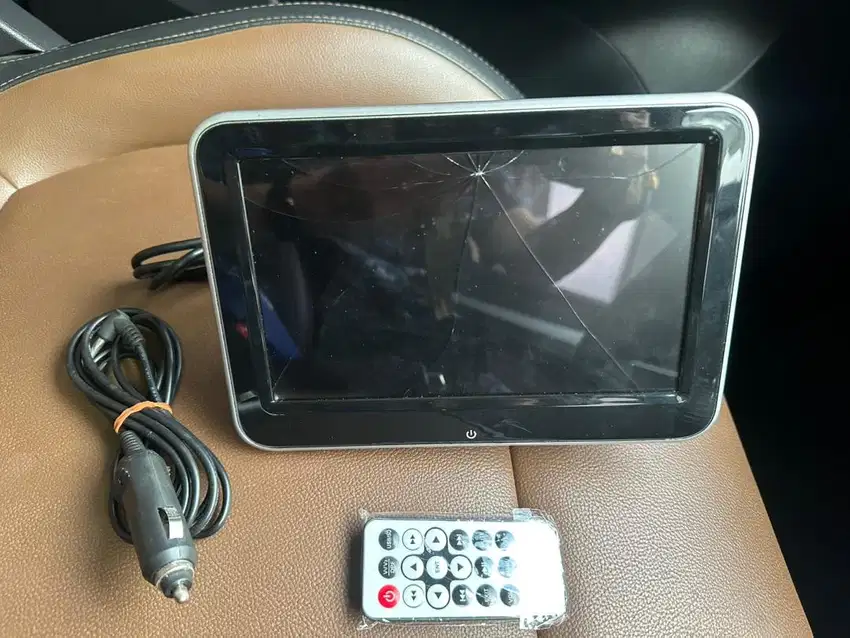 Dijual tv mobil buat bangku belakang