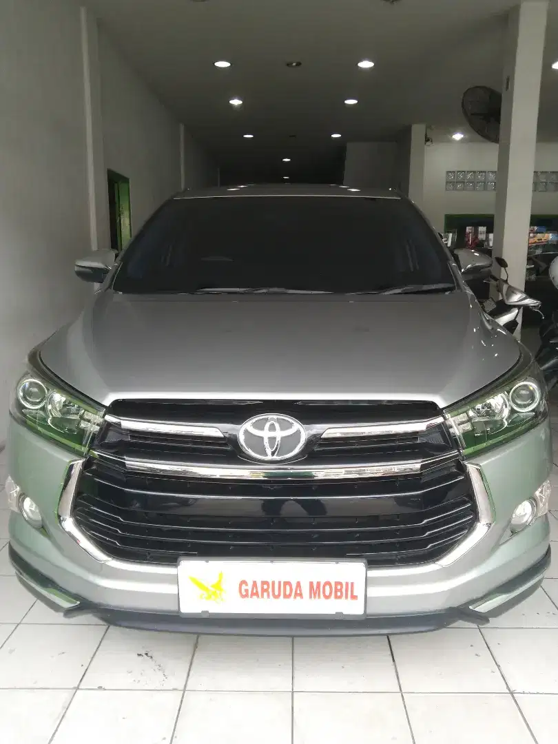 Toyota Innova Reborn 2.4 Venturar DIESEL a/t 2019 Silver