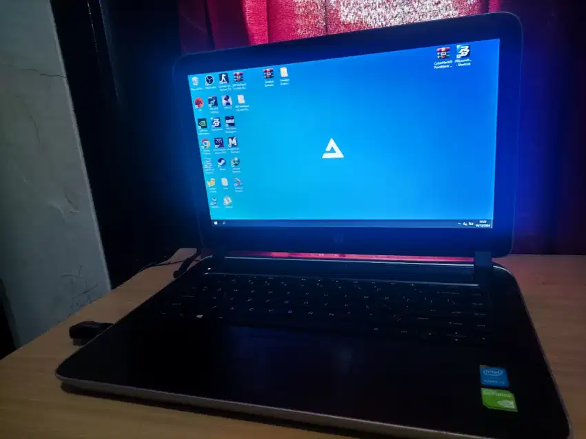 Laptop Gaming hp pavilion 14 v208tx Core i7