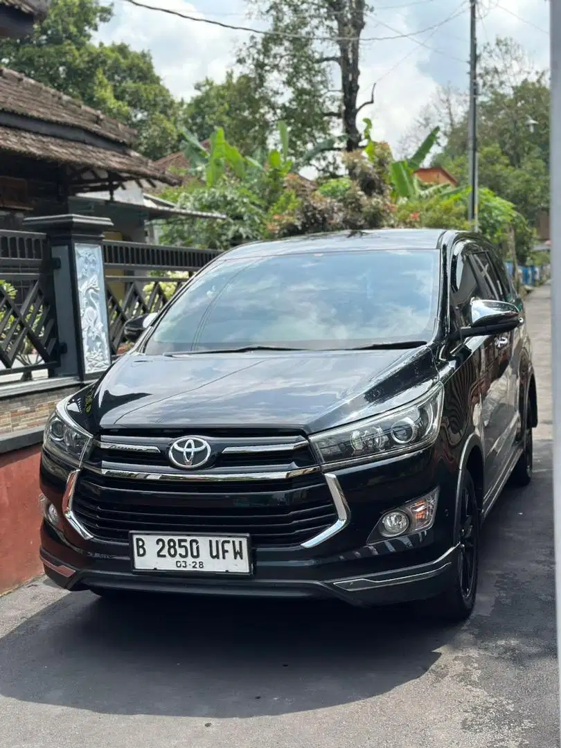 DIJUAL INNOVA VENTURER 2.4 MATIC DIESEL 2018 LOW KM ISTIMEWA