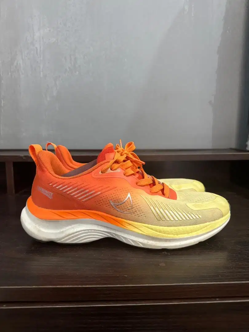 Sepatu running Jackson Active Nimbus