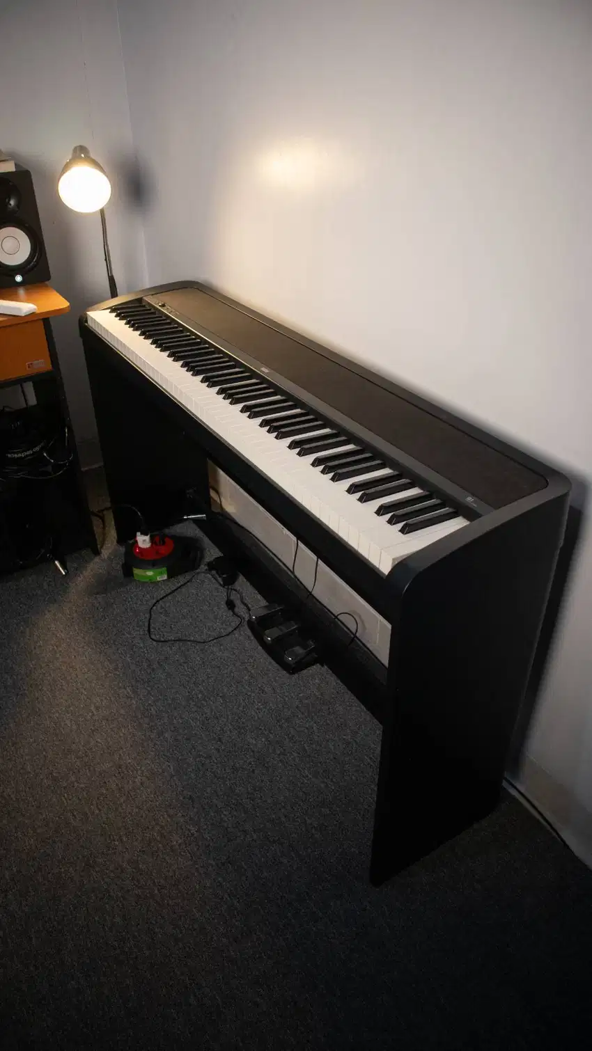 Korg B1 Digital Piano