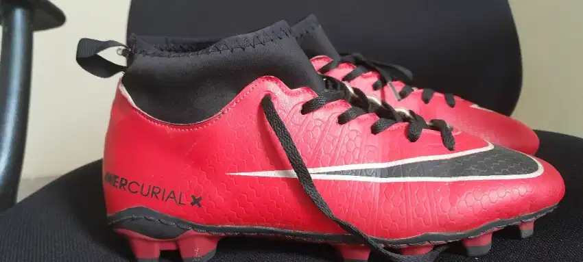 Sepatu Bola Nike Mercurial uk.39