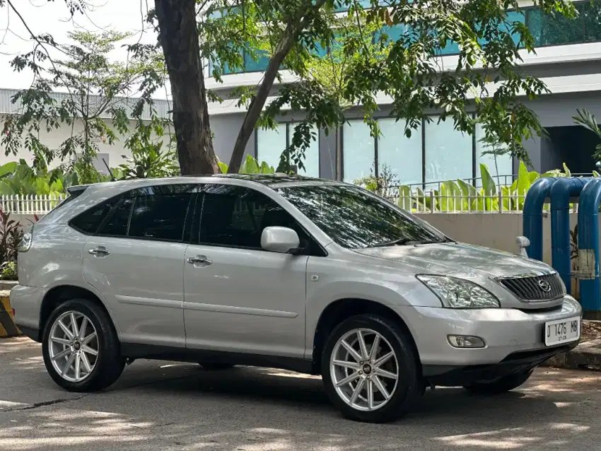 Toyota Harrier 2.4 L prem siap nongkrong