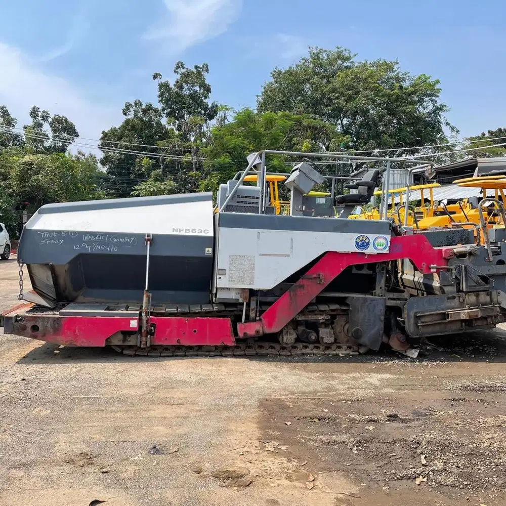 Asphalt Finisher Nigata NFB63C. Ex Japan !