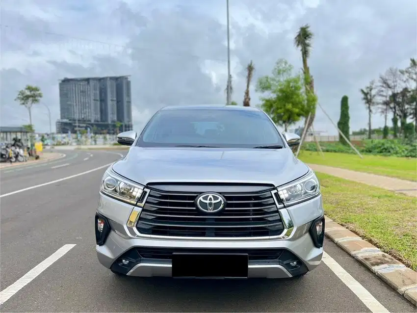 (LOW KM) Toyota Kijang Innova V Bensin A/T Silver 2021 SANGAT TERAWAT