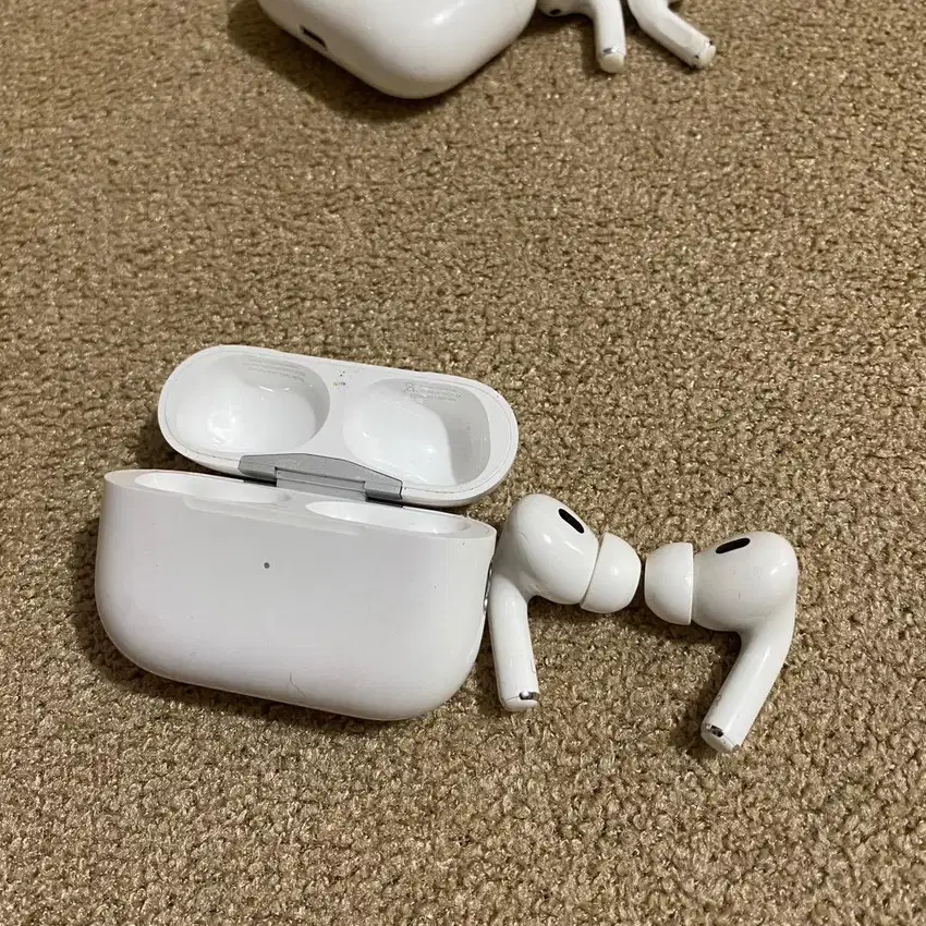 Apple airpods pro magsafe ex ibox with cable charger