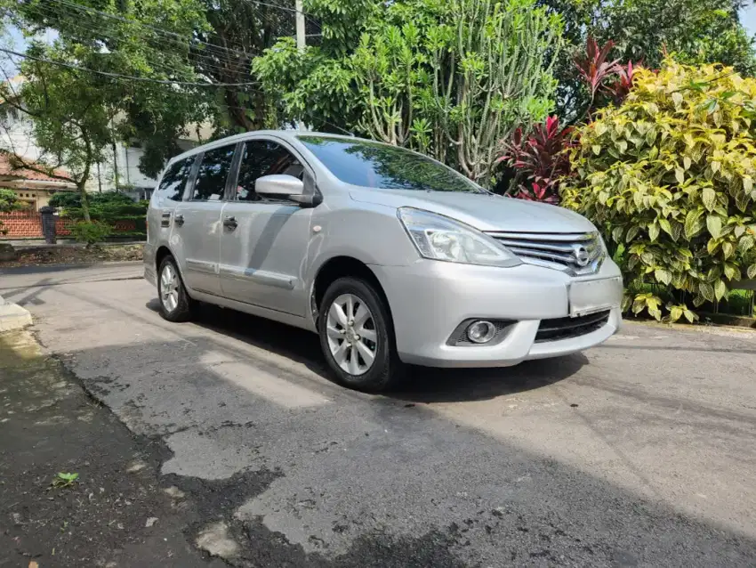 Nissan Grand Livina SV Automatic 2015