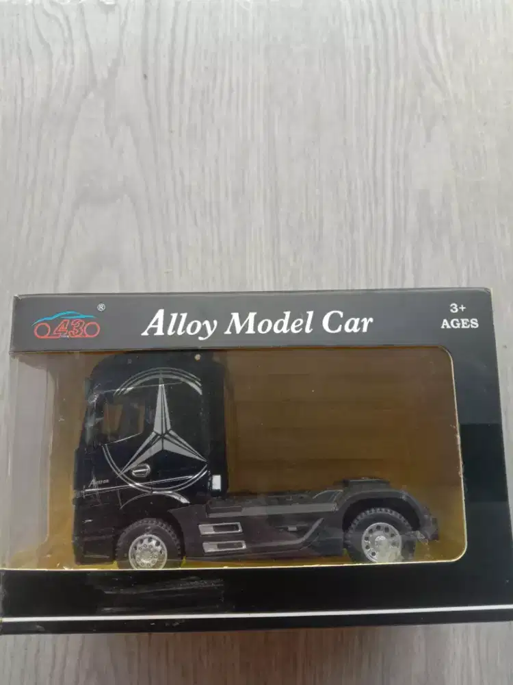 Diecast Truck Head Container