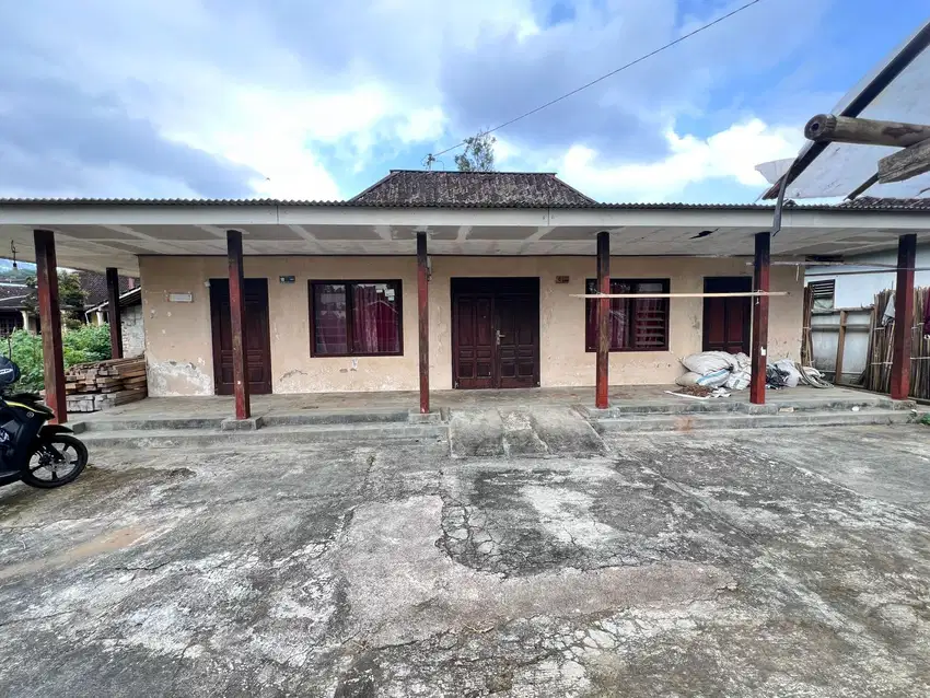 Rumah Klasik Area Wisata Kemuning Karanganyar