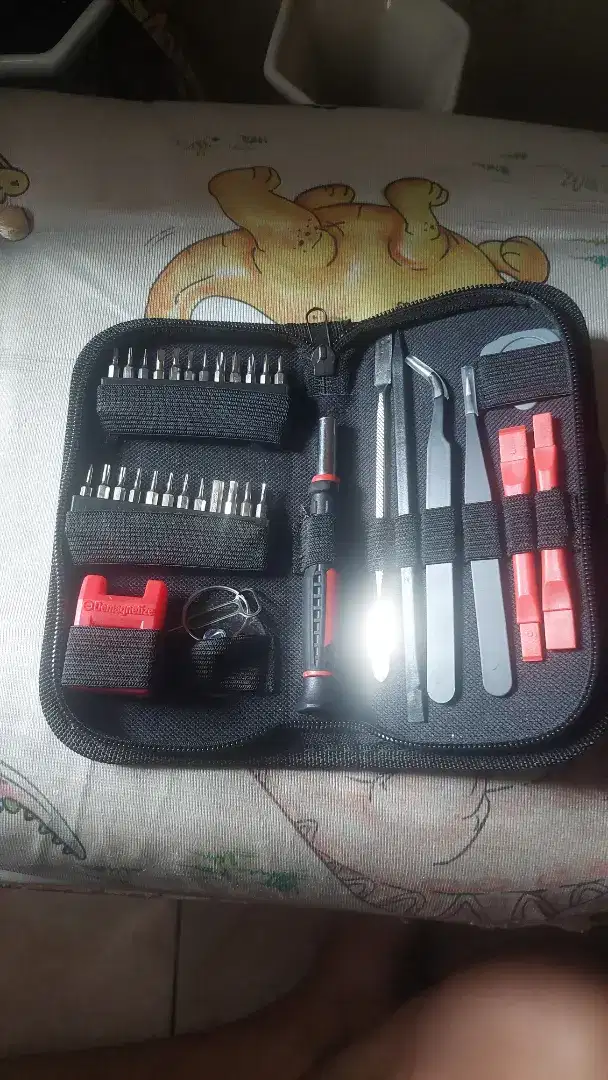 Set 35 Pcs Obeng Presisi Hitam Merah
Maxbuilt PRECISION REPAIR TOOLSET