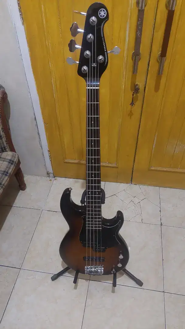 Yamaha BB435 Tobacco Brown Burst -
Bass 5 String BB 435 / BB-435