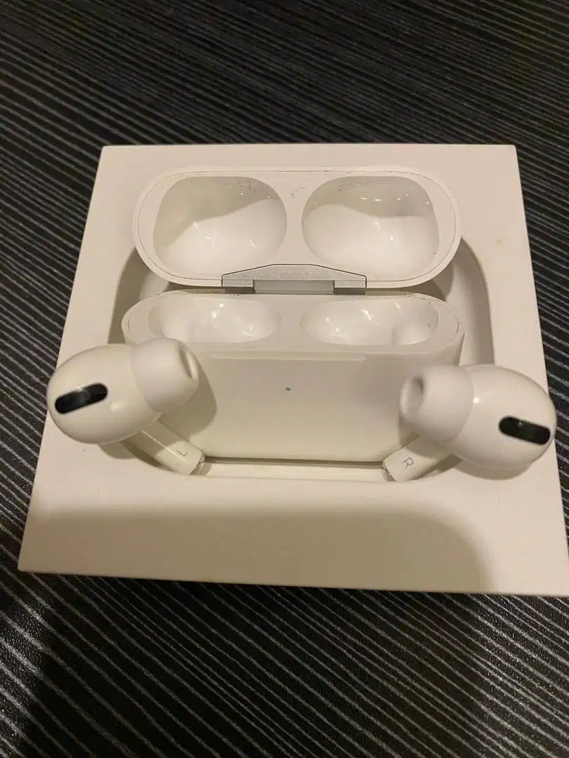 AIRPOD PRO APPLE