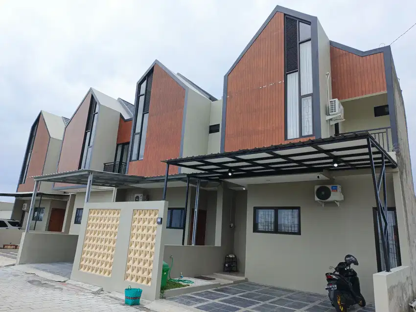 Rumah Colomadu 2 Lantai Barat Kampus UMS Solo