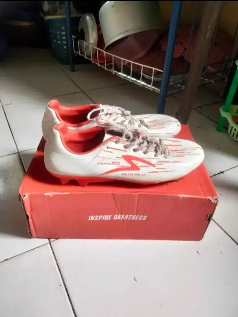 Jual sepatu bola SPECS Garuda UK 41