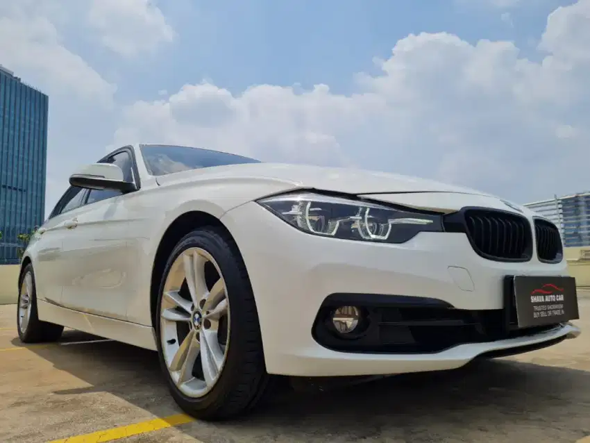 BMW 320i 2021nik 2019 Odo 40 rb