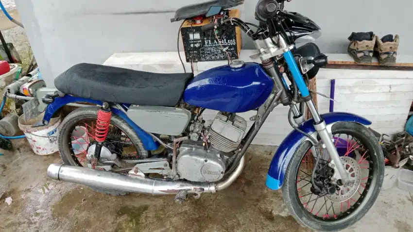 D ju@l Yamaha RS 100