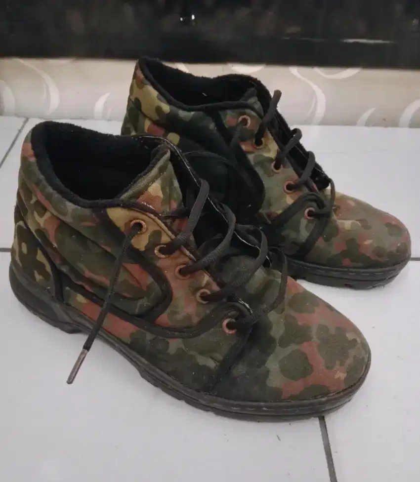 Sepatu Boots Army