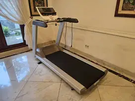 Treadmill Precor 9.35