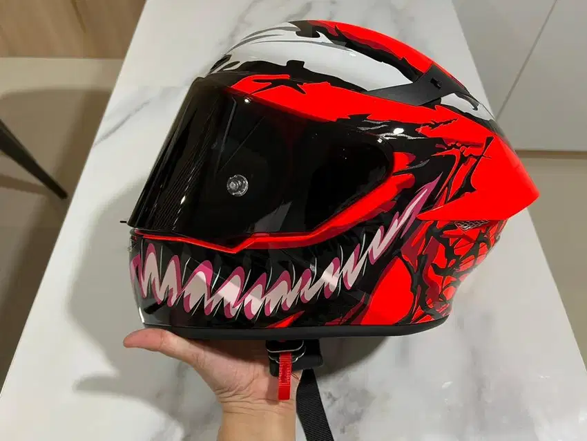 Helm KYT TT Course Carnage Limited Edition