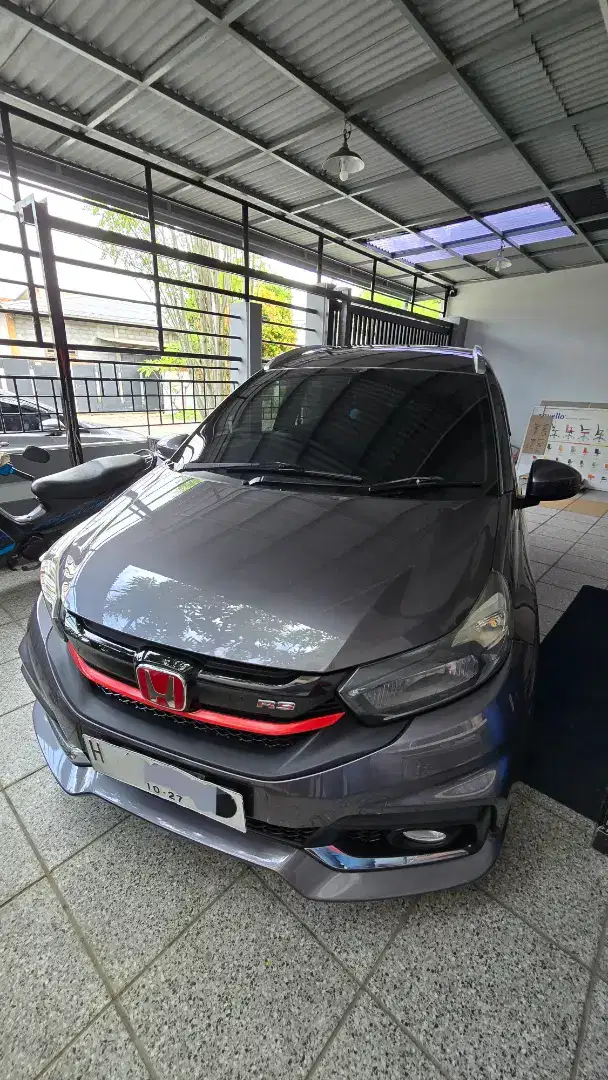 Honda Mobilio RS 1.5 CVT abu metalik (2017)