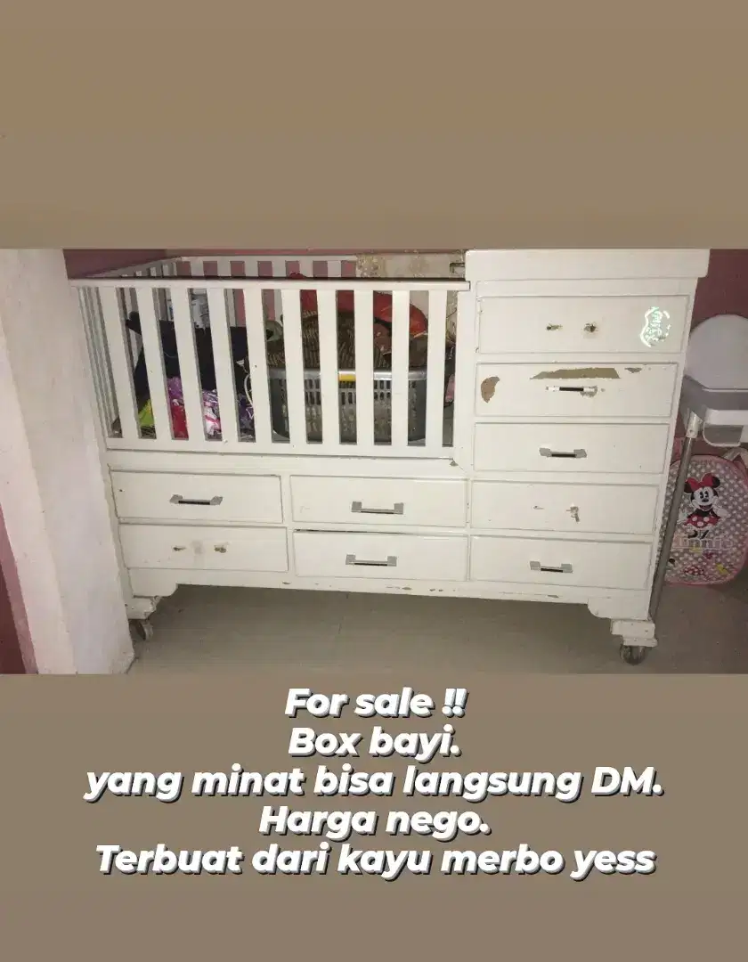 Box bayi dari kayu merbau