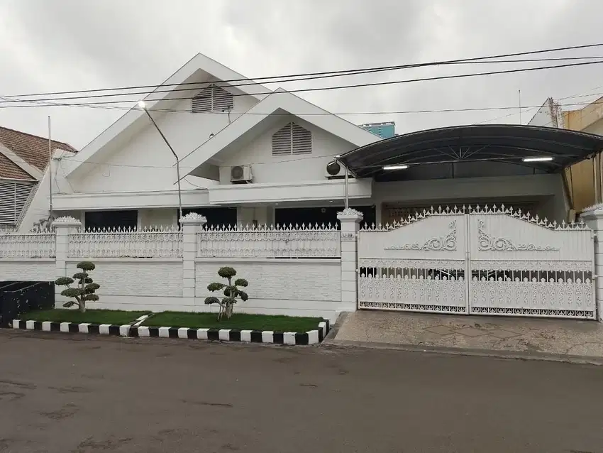 Dijual rumah di Dharmahusada Indah Utara