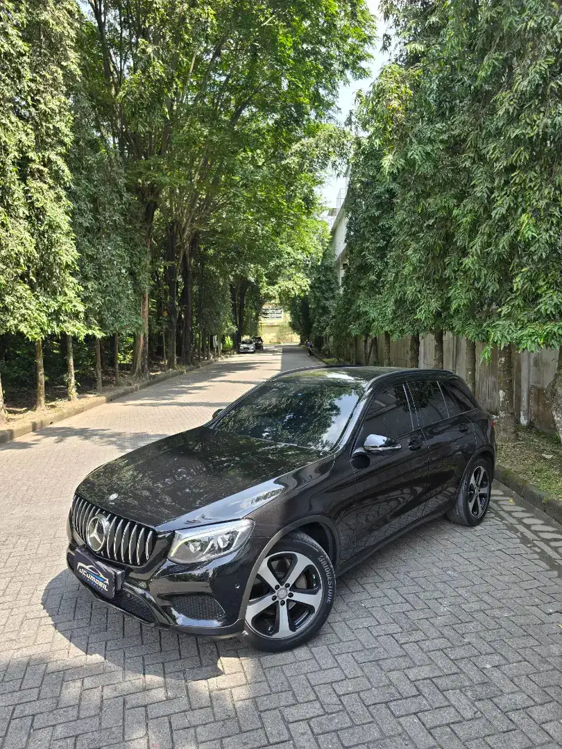 Mercy glc 250 exclusive line facelift 2015 / 2016 A/T Hitam