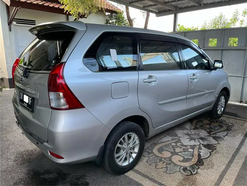 Dijual Daihatsu Xenia tipe R Deluxe tahun 2015