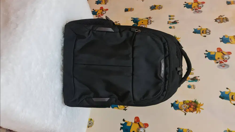 Tas kantor travel pria merk Samsonite