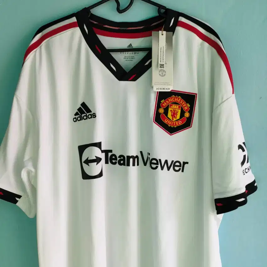 Jual butuh Jersey Manchester united away origina musim 2022l