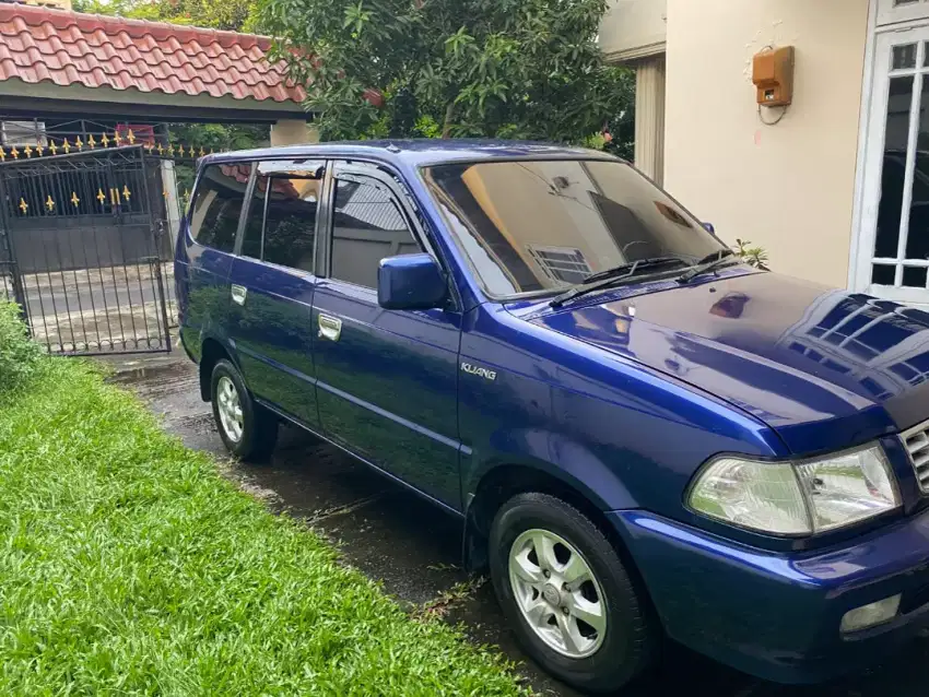 Kijang lgx tahun 2000