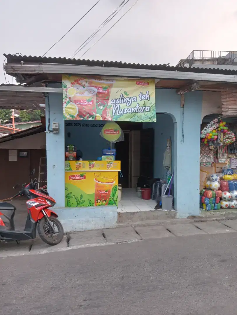 Di cari karyawan penjaga kedai es teh