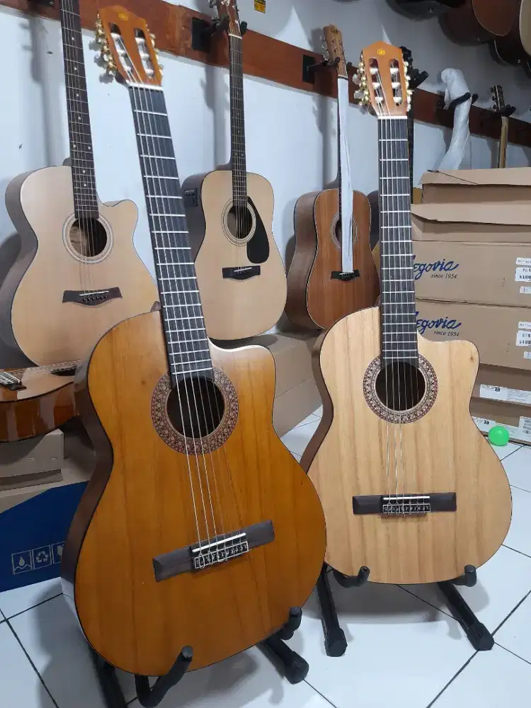 Gitar akustik klasik nilon cut away