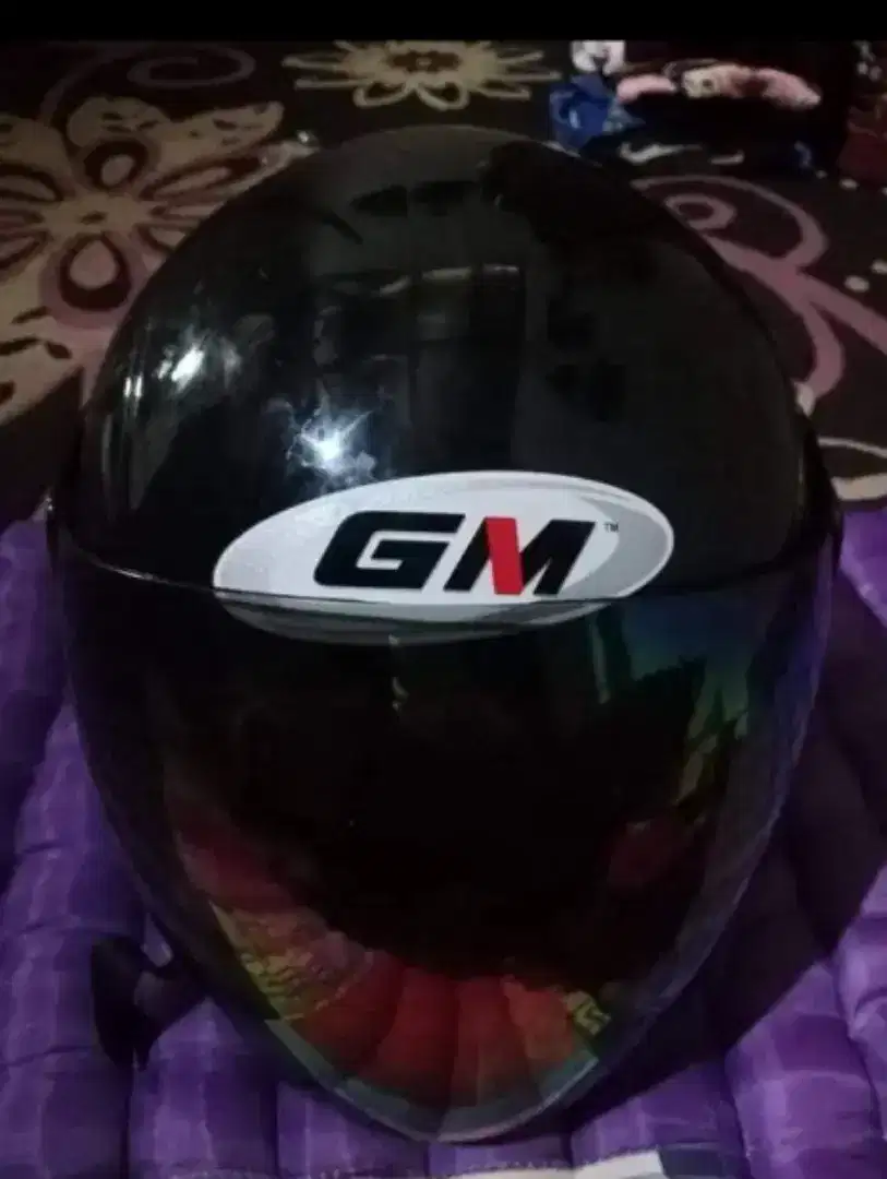 Helm GM Hitam siap pakai