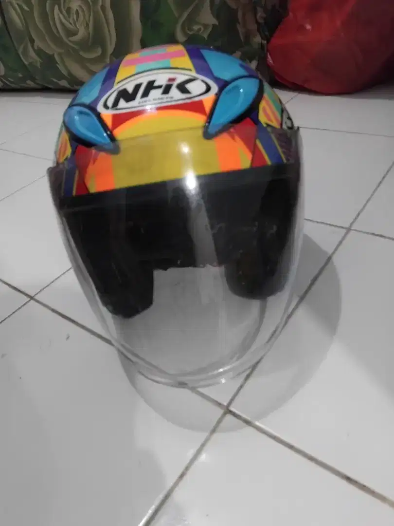 Helm NHK warna biru