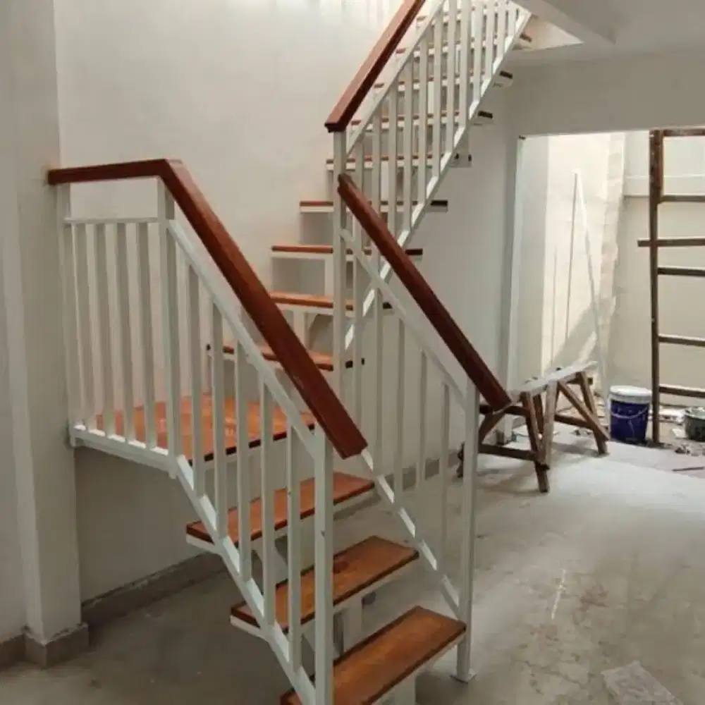 Pemasangan tangga rebah industrial tangga putar #544