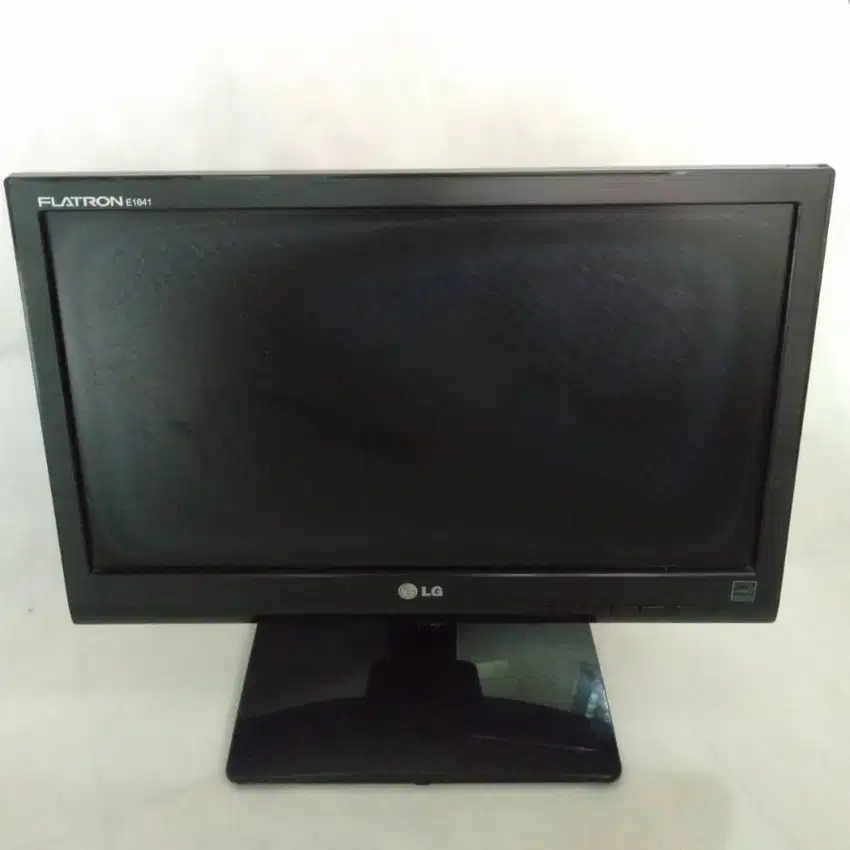 LED Monitor Komputer LG 16inch wide E1641