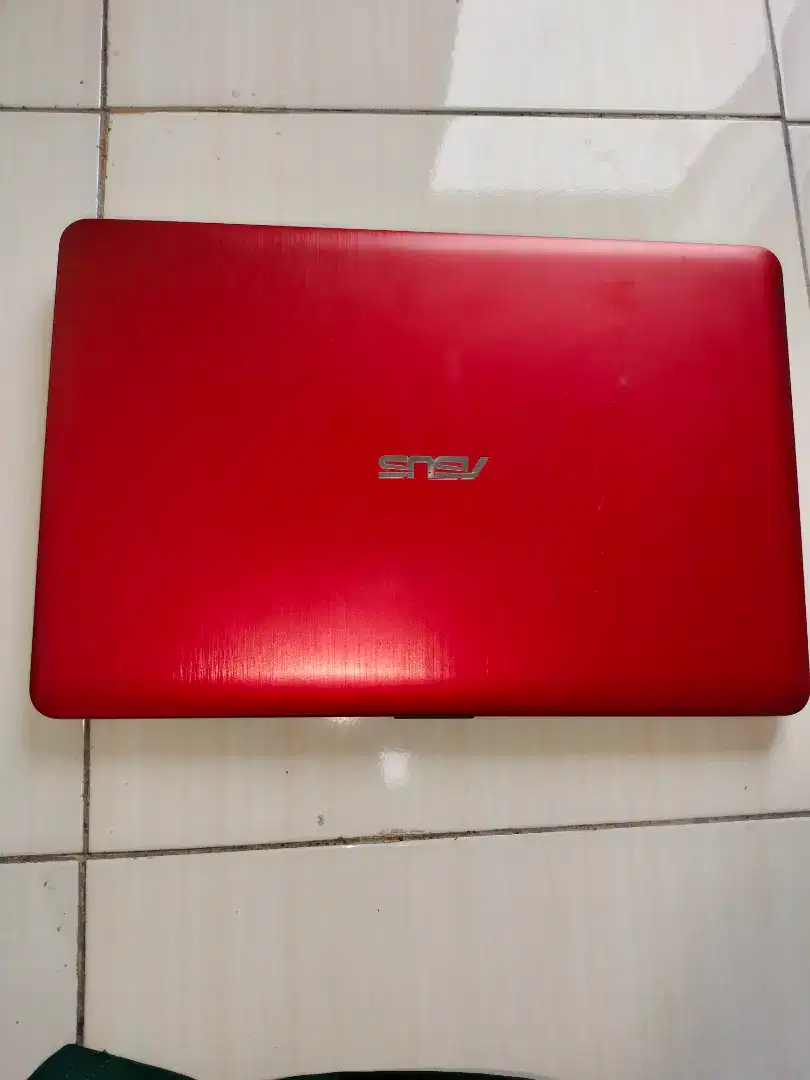 Laptop dijual cepat